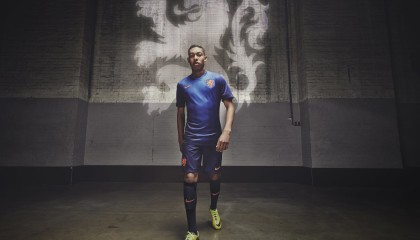 开云体育官网-凯尔·库兹马时尚跨界成功，NBA与潮流文化再度联动，凯尔·库兹马球衣号码