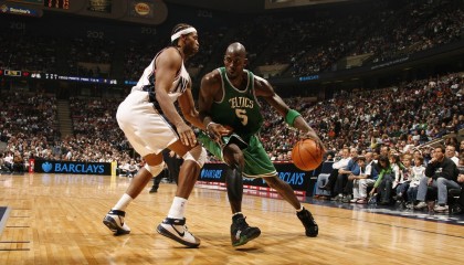 开云平台-国内外媒体关注，中超带火全民足球热潮，中超专用足球